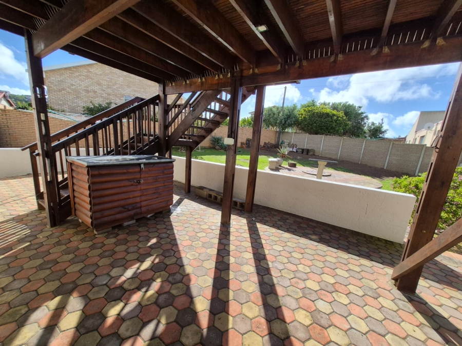 4 Bedroom Property for Sale in Dana Bay Western Cape